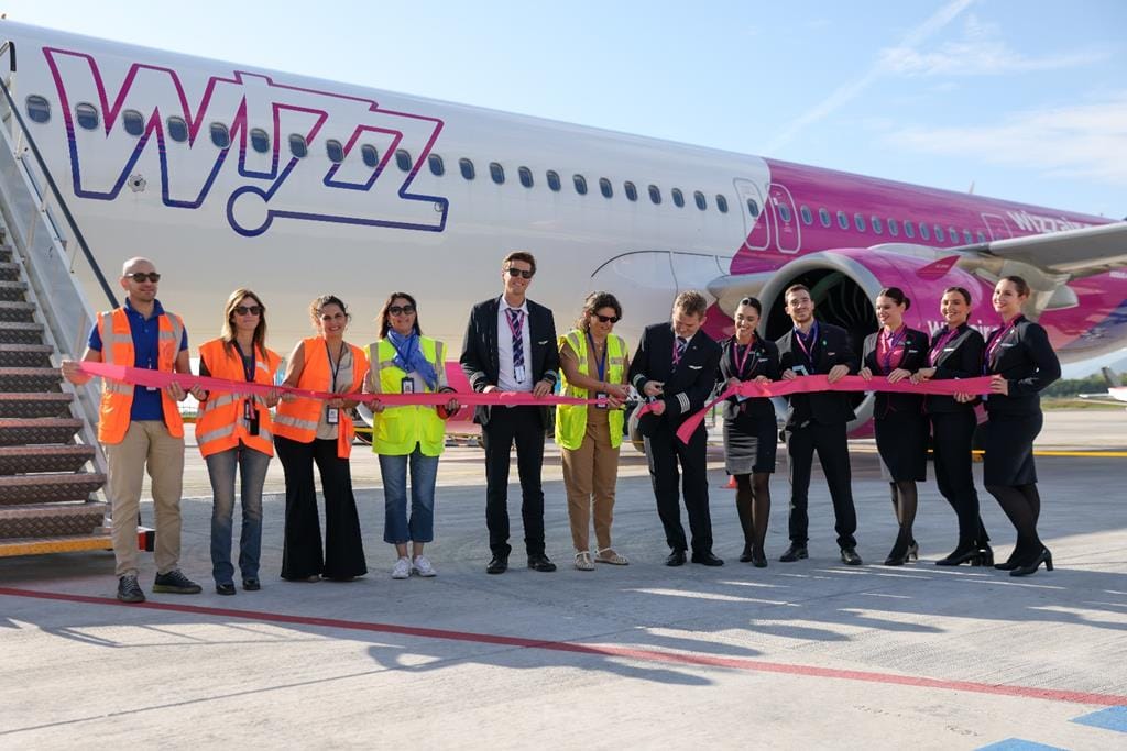 Wizz Air Aeroporto di Salerno Costa dAmalfi taglio nastro 28 nov 2024 Copy