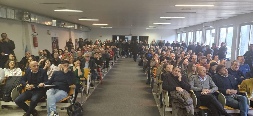 fotoattivo22nov-low A Caserta attivo unitario CGIL e UIL in vista dello sciopero generale del 29 novembre