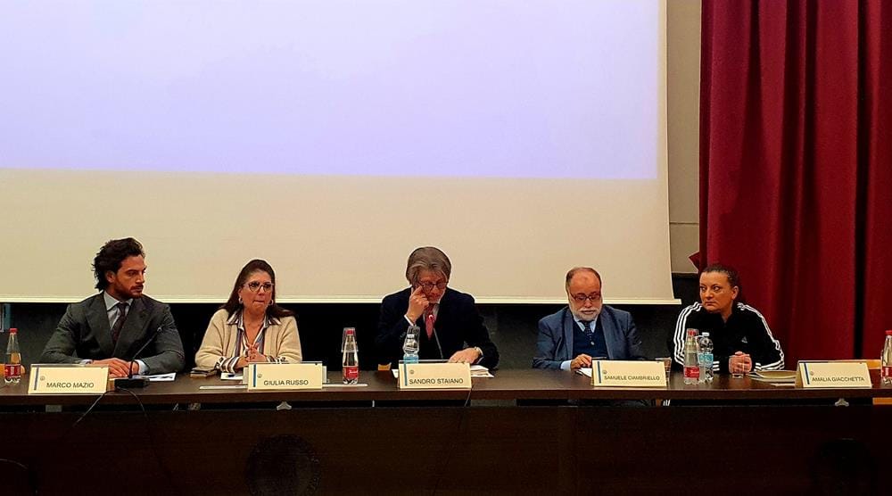 Tavolo-relatori-2-Copy Cerimonia all'Università Federico II: 200 toghe realizzate dalla Sartoria Sociale Palingen