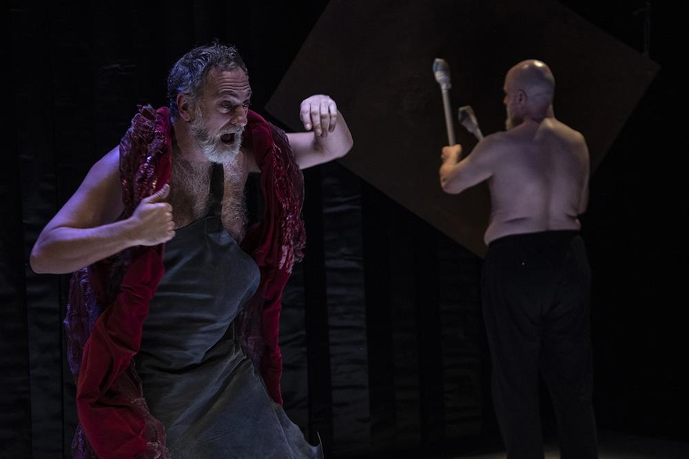 Tempesta-di-Rosario-Sparno-prove-ph-®Pino-Miraglia-3781-Copy Tempesta: il mare e la magia di Shakespeare approdano alla Sala Assoli