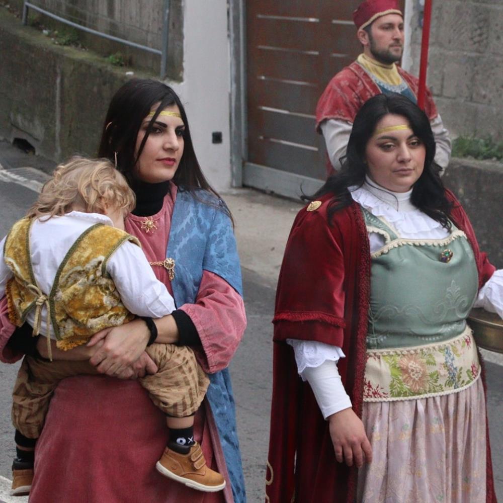 pacchianelle2-1-Copy Le Pacchianelle di Vico Equense: da un secolo un corteo simbolo di identità e patrimonio culturale