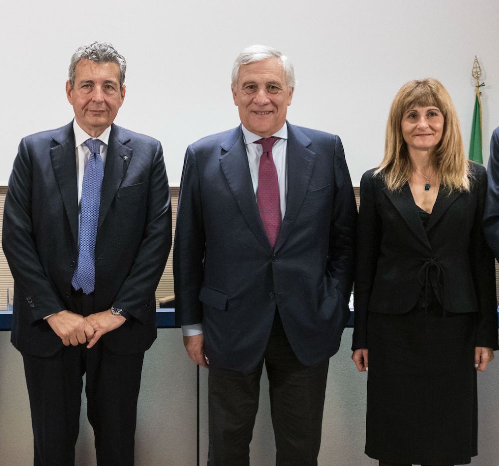 Mariano-Bruno-Antonio-Tajani-e-Valeria-Brambilla-k-low Napoli strategica per lo sviluppo Mediterraneo: il Corpo Consolare con Antonio Tajani al San Carlo