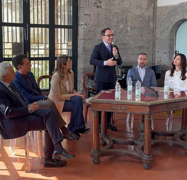 Convegno-Confesercenti-1-k-low Confesercenti: extralberghiero leva strategica per il turismo. Obiettivo 20mila regolarizzazioni