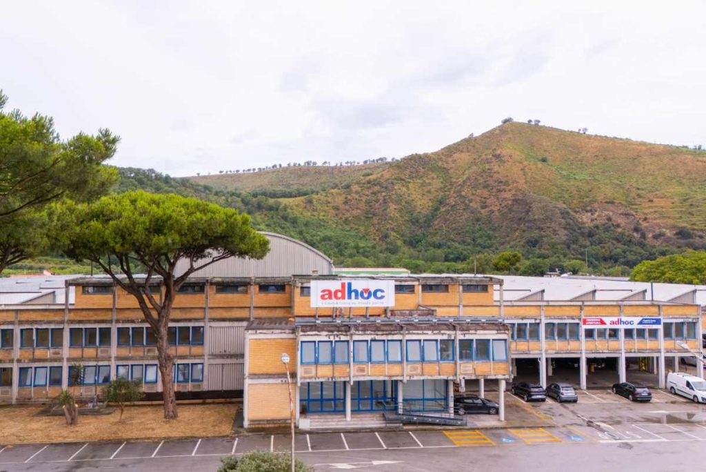 c73e791a-bd3b-3f4b-3c93-116d525222a5-low-1024x684 Pozzuoli: Adhoc Cash & Carry prende il posto di Metro e salva i posti di lavoro