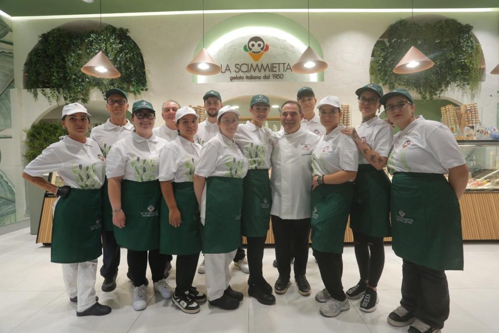 team-la-Scimmietta-via-Toledo-Copy-1024x683 La Scimmietta, tre nuove gelaterie: tradizione e innovazione per il futuro del gelato artigianale