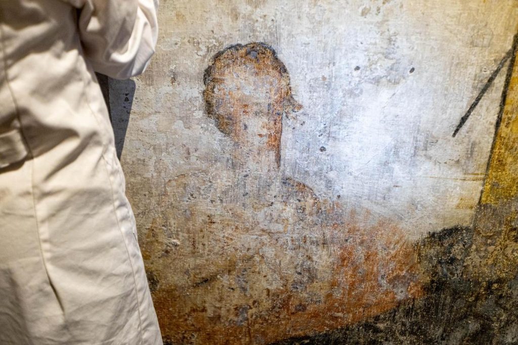 8fe6b015-7711-438a-a1d9-3107aef82a52-Copy-1024x683 Scoperto dipinto del Settecento con le 'anime pezzentelle' nella Chiesa di Santa Luciella ai Librai