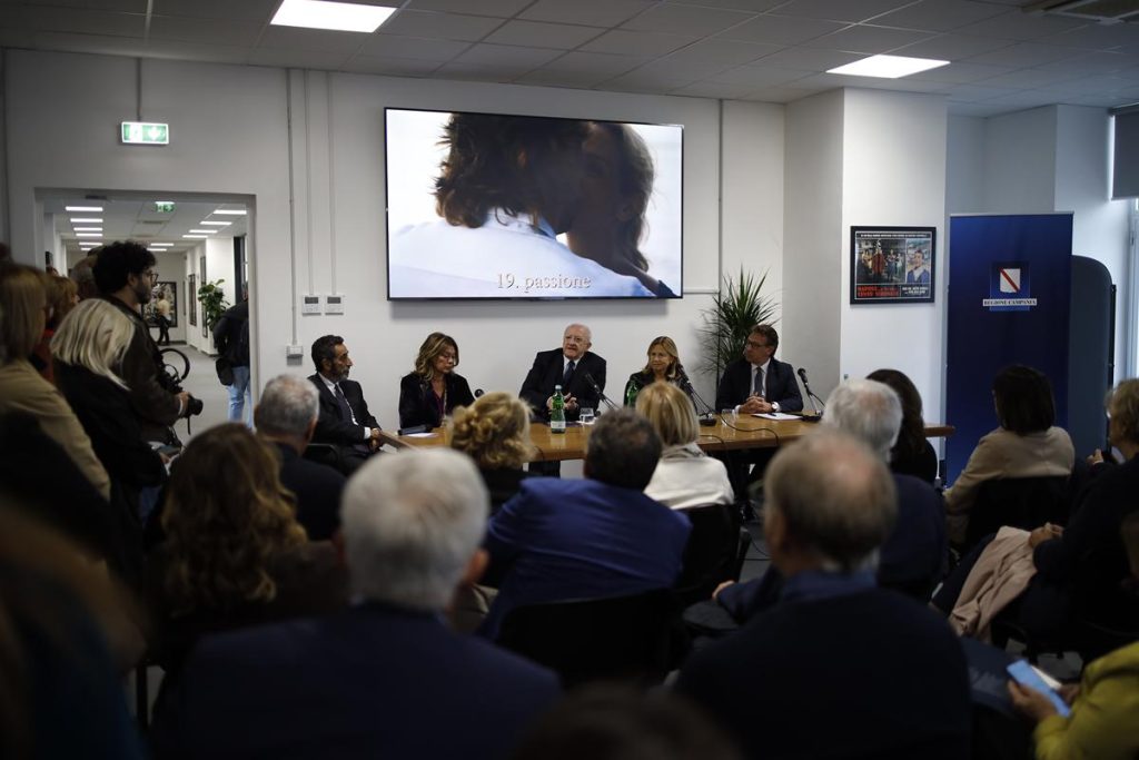DistrettoCampanoAudiovisivo_inaugurazione_4H-Copy-1024x683 A Bagnoli il Distretto Campano dell’Audiovisivo: inaugurato il polo del cinema e della formazione